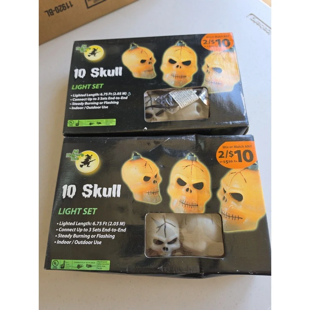 2 BOXES VTG ALL HALLOWS EVE HALLOWEEN 10 MOLDED  SKULL STRING LIGHTS SET